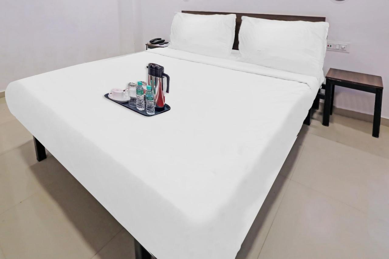 Hotel Gokul Solitaire, Surat Bhatha Luaran gambar