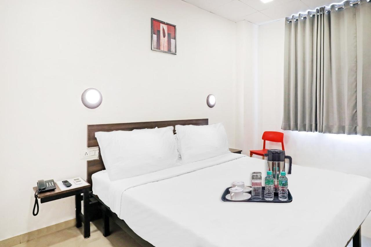 Hotel Gokul Solitaire, Surat Bhatha Luaran gambar