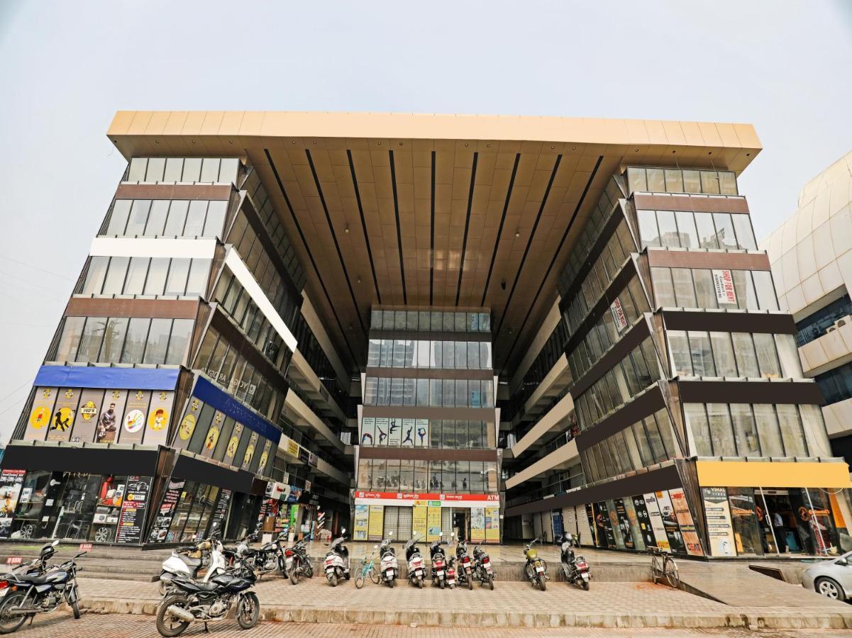 Hotel Gokul Solitaire, Surat Bhatha Luaran gambar