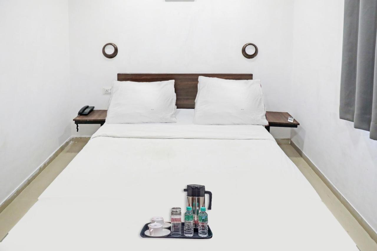 Hotel Gokul Solitaire, Surat Bhatha Luaran gambar