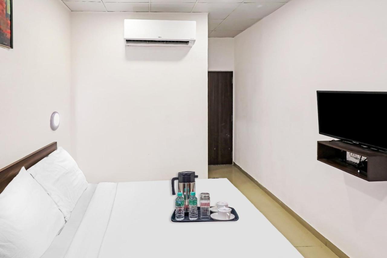 Hotel Gokul Solitaire, Surat Bhatha Luaran gambar