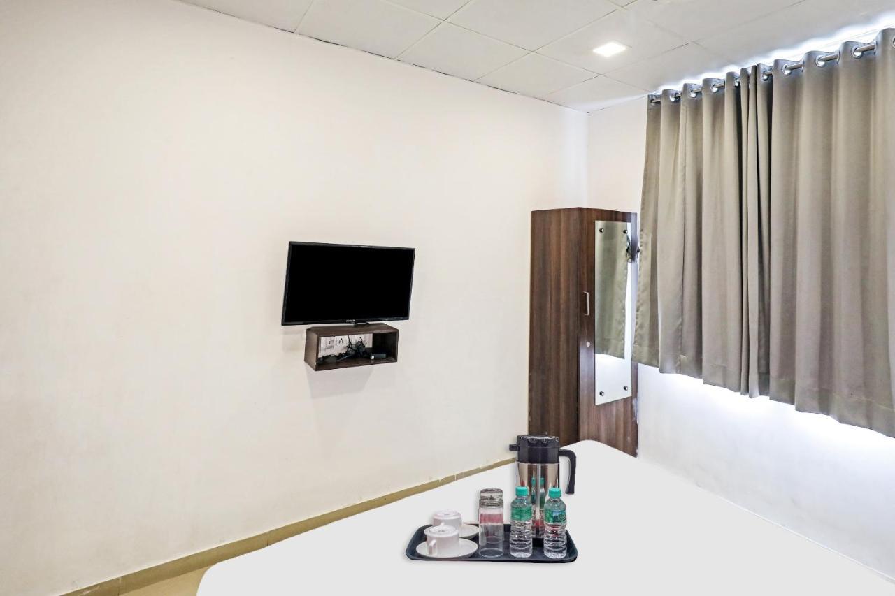 Hotel Gokul Solitaire, Surat Bhatha Luaran gambar