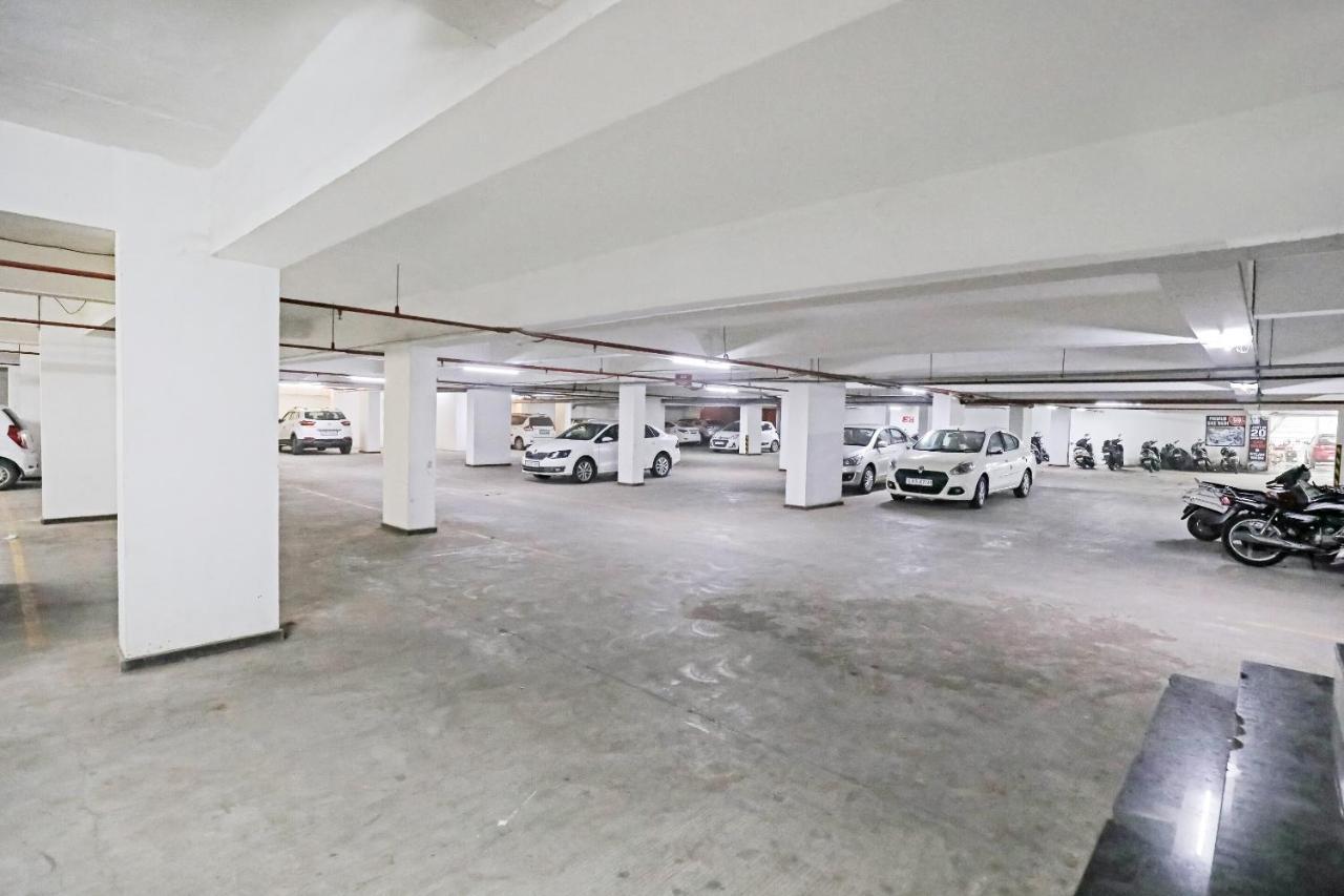 Hotel Gokul Solitaire, Surat Bhatha Luaran gambar
