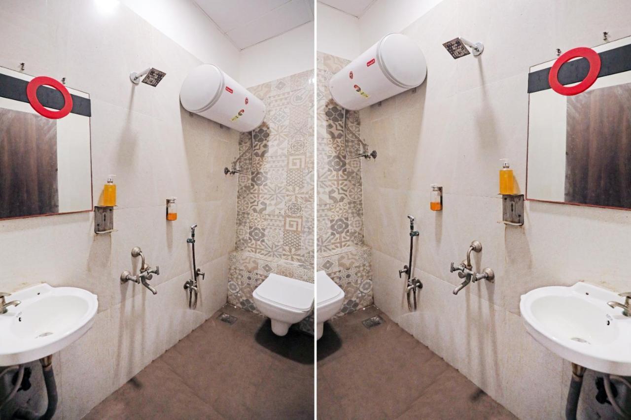 Hotel Gokul Solitaire, Surat Bhatha Luaran gambar