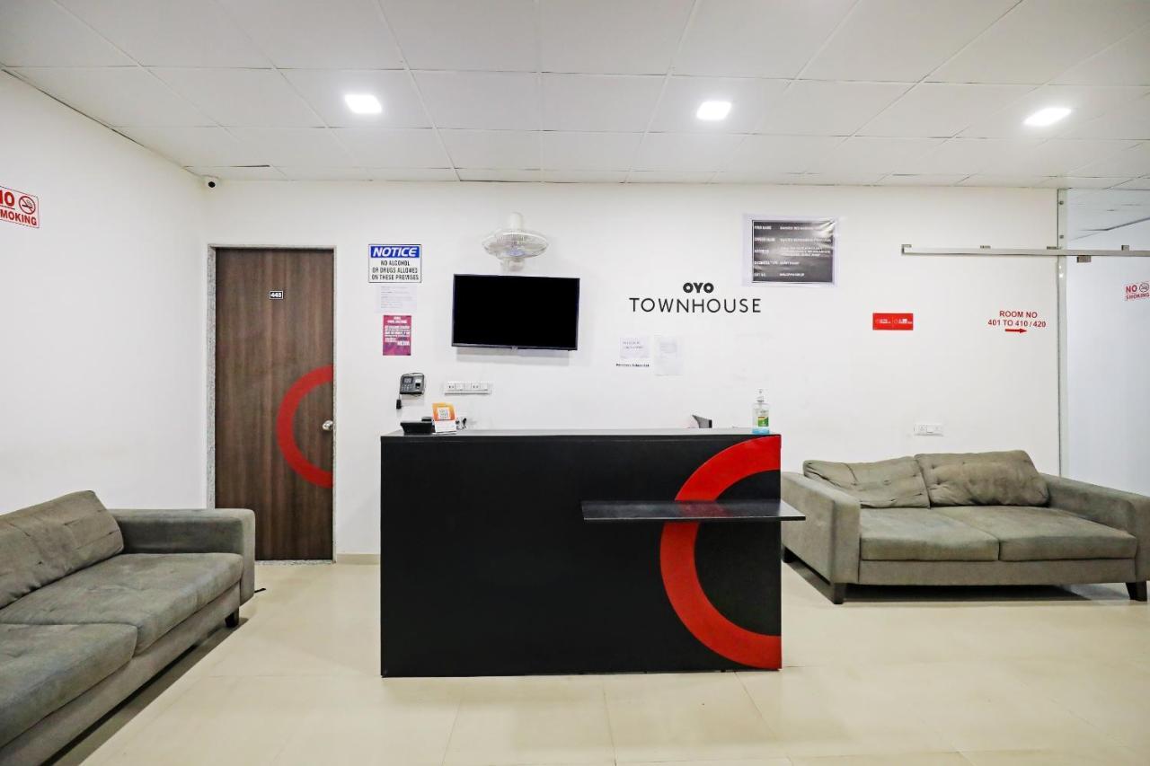 Hotel Gokul Solitaire, Surat Bhatha Luaran gambar
