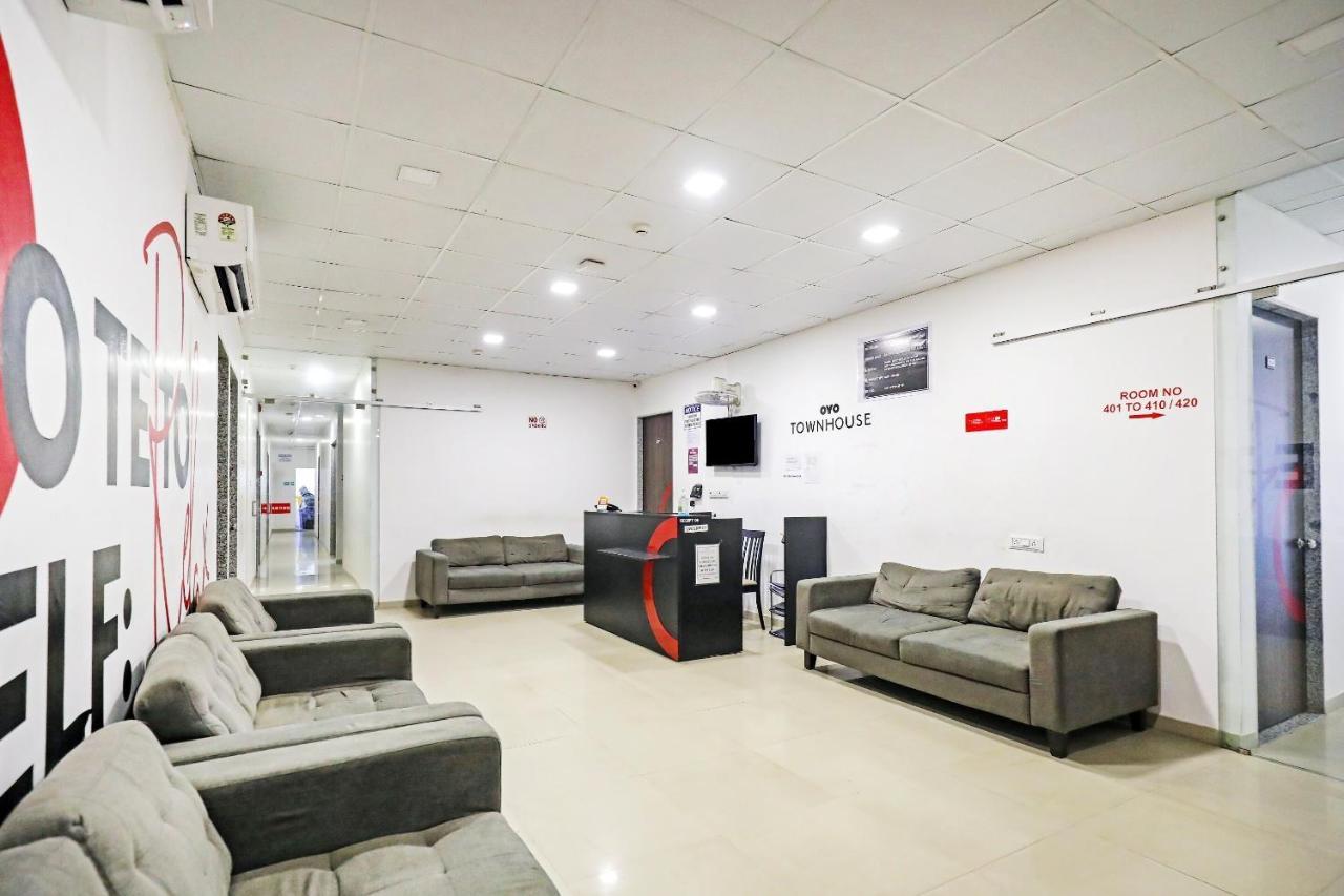 Hotel Gokul Solitaire, Surat Bhatha Luaran gambar