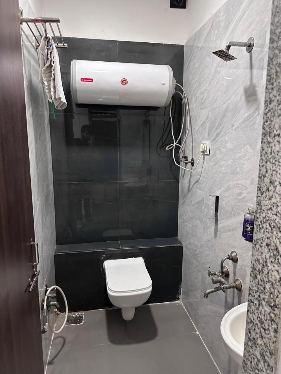 Hotel Gokul Solitaire, Surat Bhatha Luaran gambar